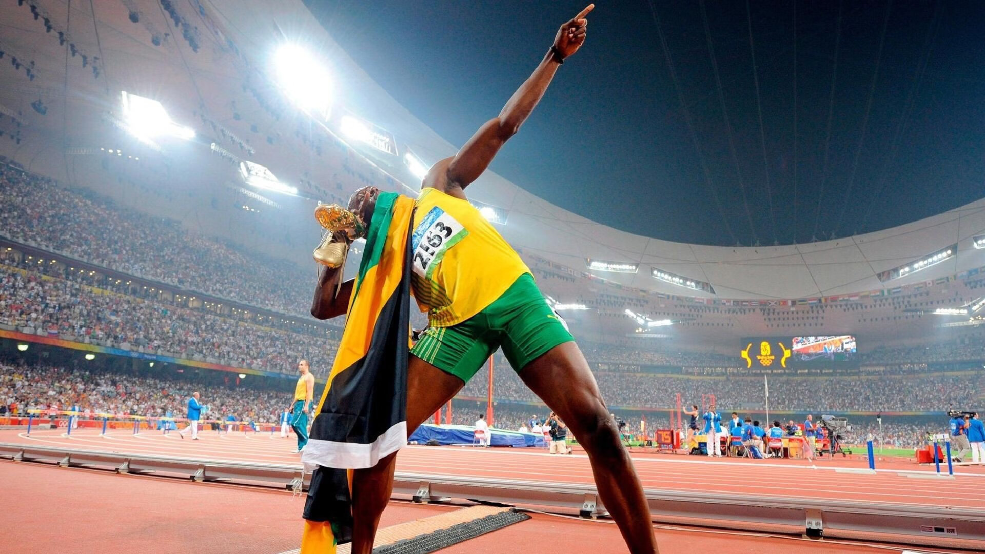 综合格斗赛场焦点！美国队对阵葡萄牙队，战术博弈精彩纷呈，教练斗智斗勇